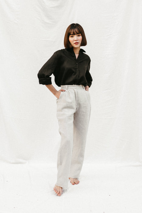 Nora Pleated Linen Pants in Light Grey